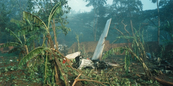 Les débris du Falcon 50 de Juvénal Habyarimana, dans l'enceinte de sa résidence.