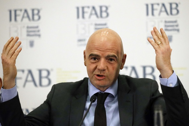 Football : avec Gianni Infantino, la Fifa dribble la CAF