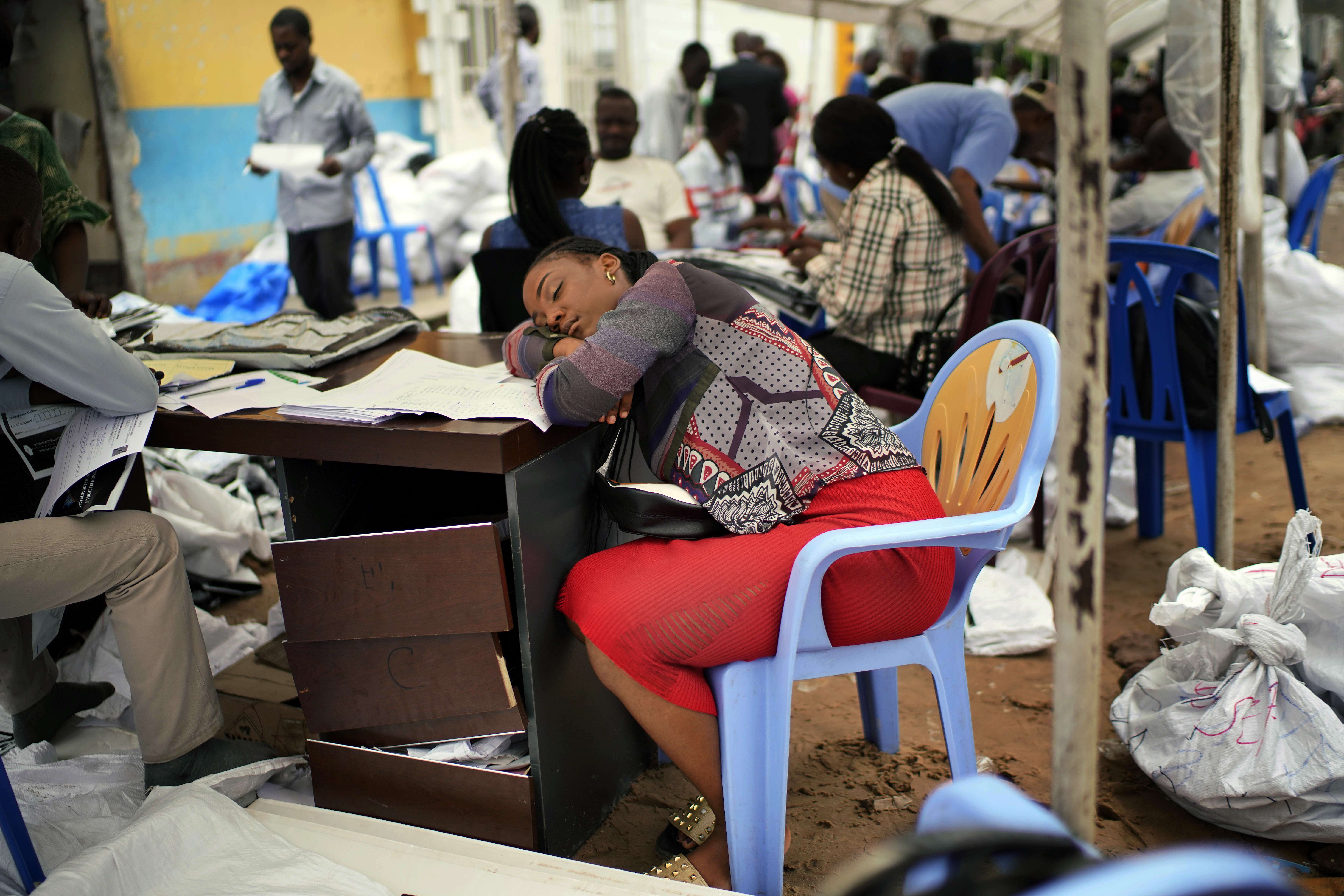 Présidentielle En Rdc Entre Suspense Insoutenable Et Tractations De Dernière Minute Jeune 