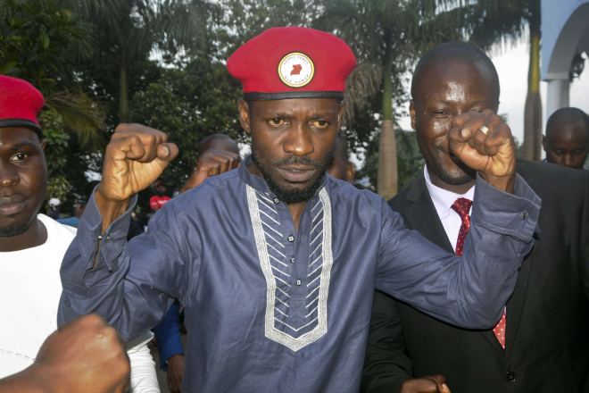 Ouganda : l'opposant Bobi Wine arrêté par la police lors d'une réunion publique