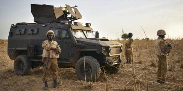 Des soldats de l'armée burkinabè en patrouille dans la région de Soum, le 10 novembre 2019.