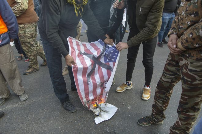 Après la mort du général Soleimani, le Parlement irakien réclame l'expulsion des forces américaines
