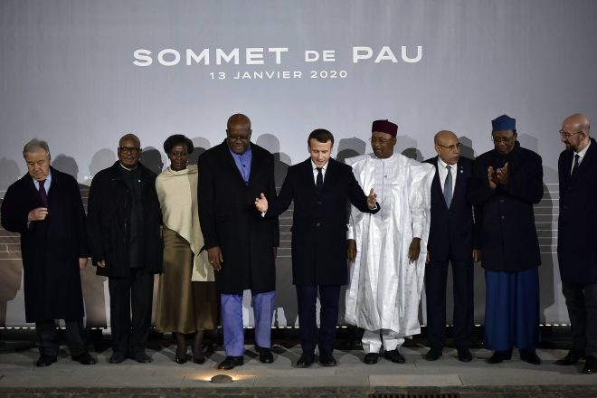 Face aux jihadistes, Macron et les présidents du G5 Sahel affichent leur unité