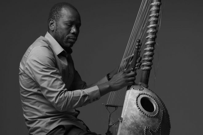 Mali : Ballaké Sissoko, virtuose de la kora, privé de son instrument par les douanes américaines