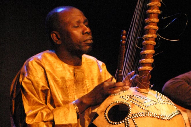 Face aux autorités américaines, la volte-face du Mali vis-à-vis du joueur de kora Ballaké Sissoko