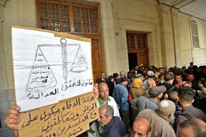 Algérie : ouverture du procès en appel d'ex-hauts dirigeants condamnés pour corruption