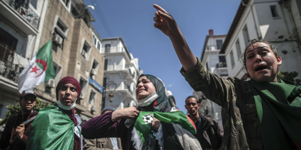 Des femmes manifestent à Alger, le 9 avril 2019.