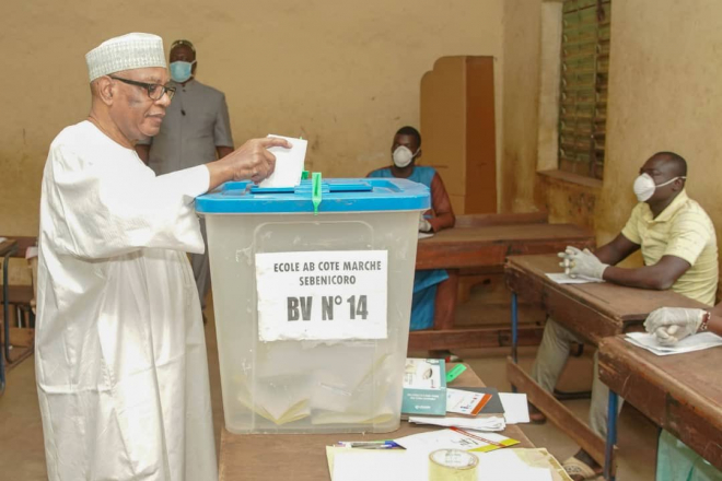 Législatives au Mali : les électeurs ont voté dimanche, malgré les attaques et le coronavirus
