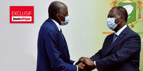 Le 2 juillet, le président Alassane Ouattara avait accueilli le Premier ministre Amadou Gon Coulibaly (à gauche) à l'aéroport à son retour d'Abidjan après sa convalescence en France.