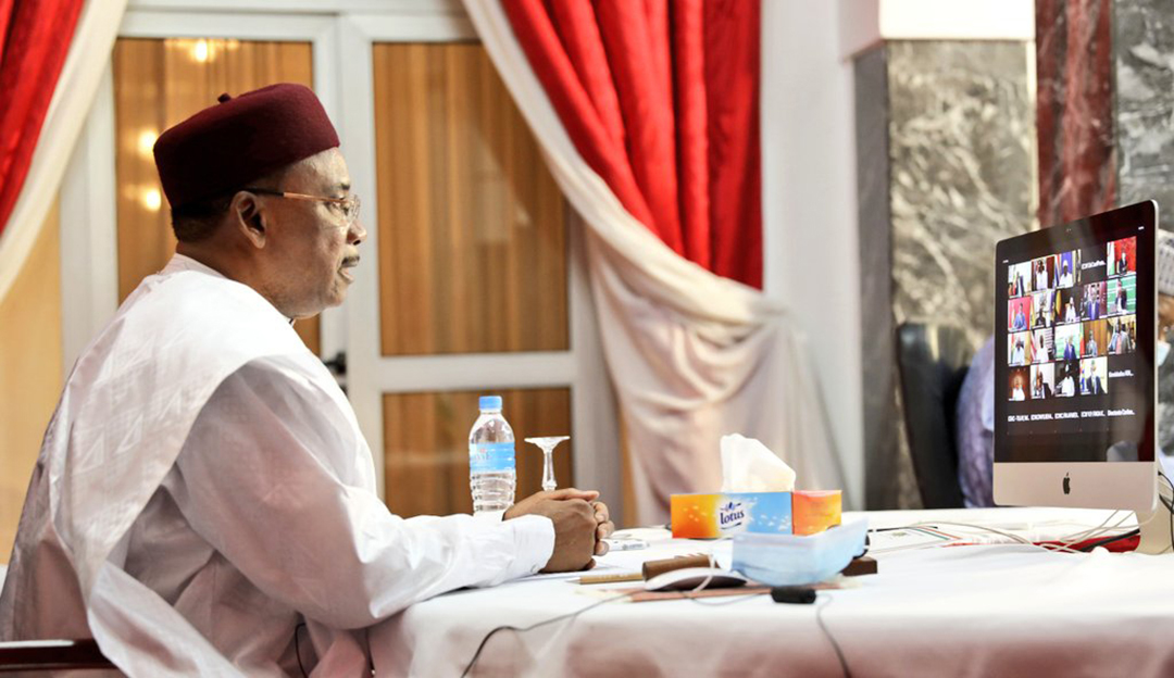 Le président nigérien Mahamadou Issoufou lors du sommet extraordinaire de la Cedeao sur la crise au Mali