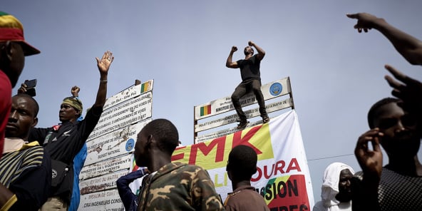 Les manifestants sur la place de l'Indépendance, à Bamako, le 19 juin 2020.