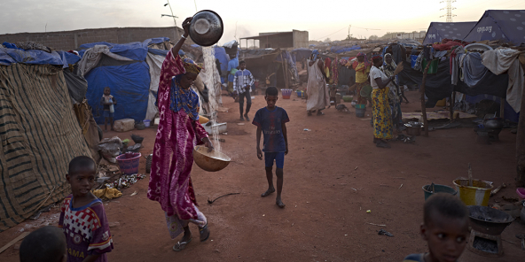 Camps de déplacés dans le quartier de Faladié, à Bamako, en avril 2020.