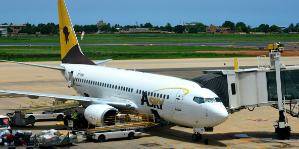 Un Boeing 737-7K9 d’Asky à l’aéroport international de Lomé-Tokoin.
