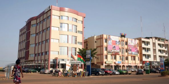 Vue du boulevard France-Afrique, à Ouagadougou, Burkina Faso.