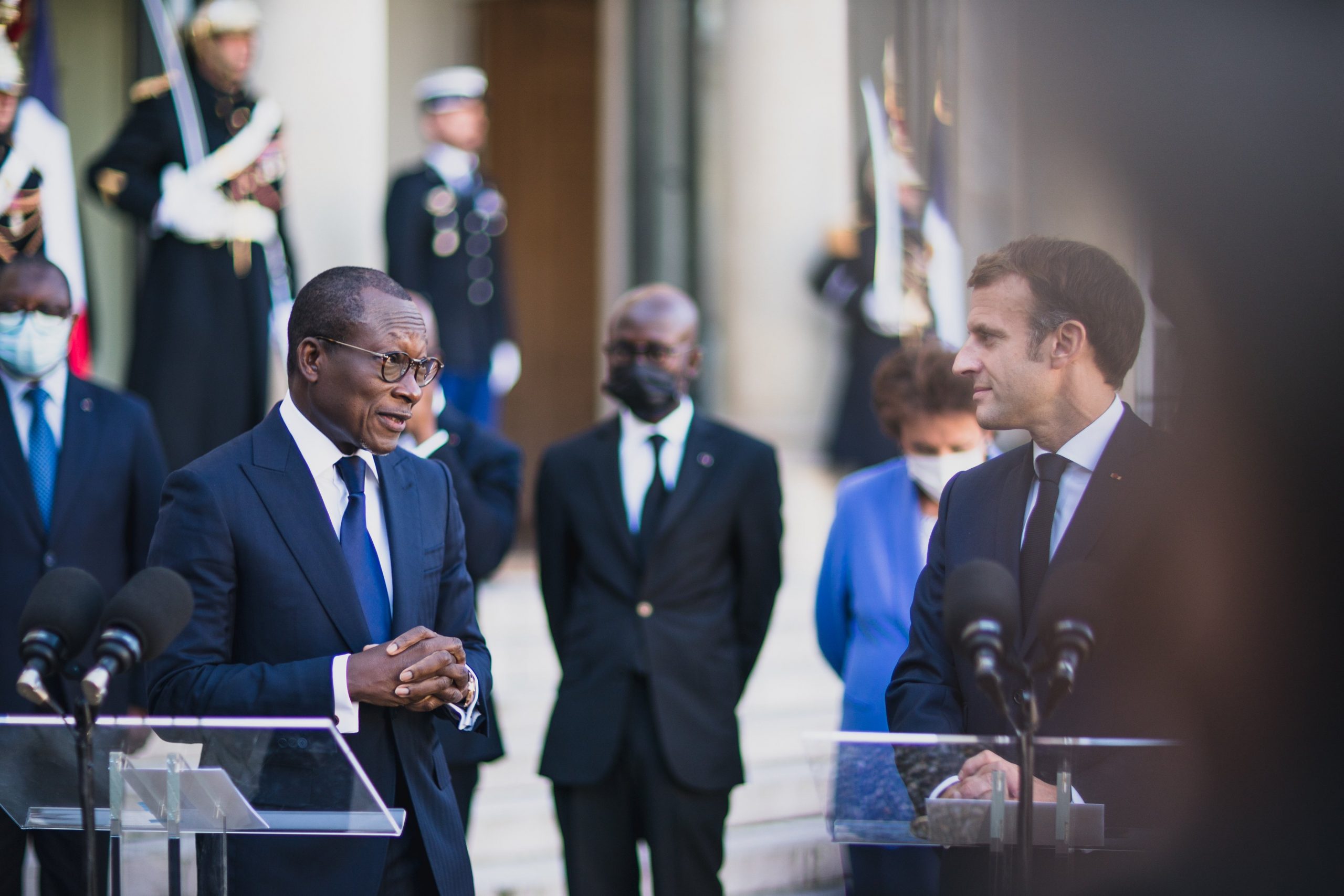 Le président béninois Patrice Talon et son homologue français Emmanuel Macron, le 9 février 2021 à l’Élysée. © DR / Présidence de la République française