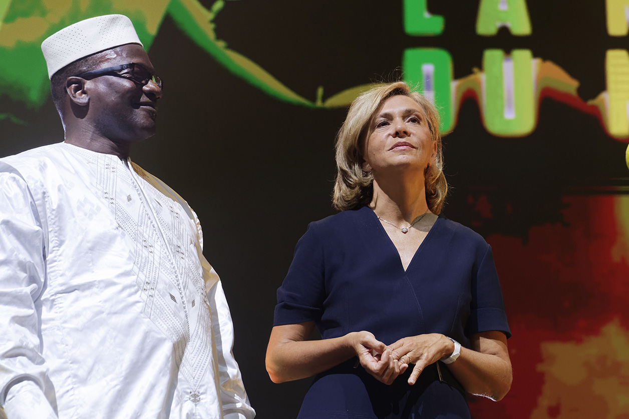 Valérie Pécresse et Oumar Keïta, ambassadeur du Mali a l’Unesco lors de la Nuit du Mali à Paris, en septembre 2019. © SADAKA EDMOND/SIPA